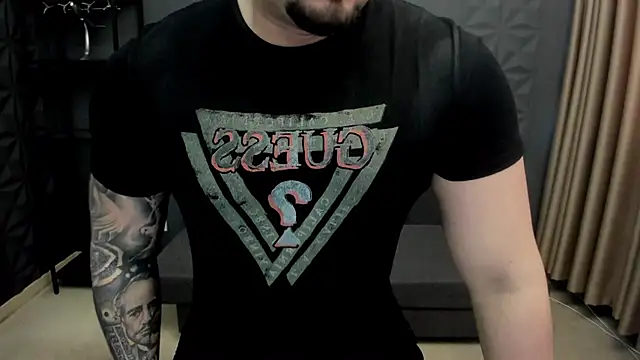 Snapshot of TonyWilcox chatting on 03.08.25 TonyWilcox online show from 03.08.25