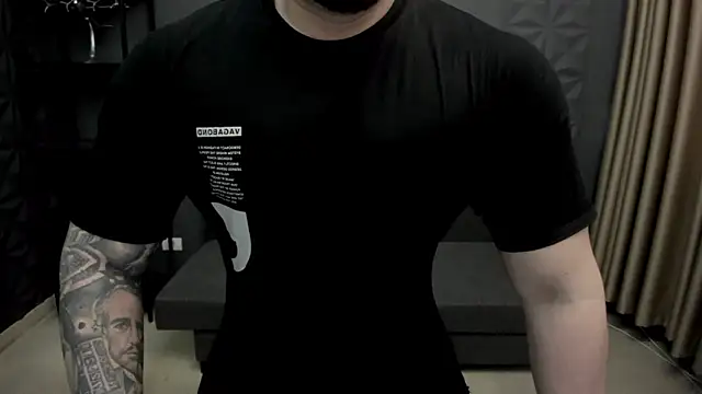 Snapshot of TonyWilcox chatting on 03.10.25 TonyWilcox online show from 03.10.25