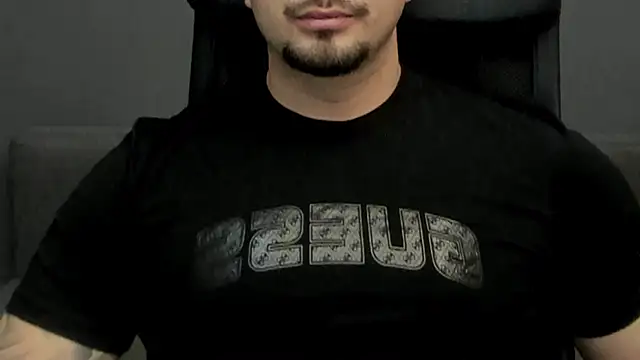 Snapshot of TonyWilcox chatting on 03.10.25 TonyWilcox online show from 03.10.25