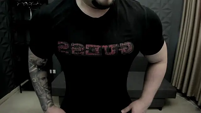 Snapshot of TonyWilcox chatting on 03.10.25 TonyWilcox online show from 03.10.25