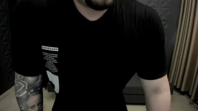 Snapshot of TonyWilcox chatting on 03.11.25 TonyWilcox online show from 03.11.25