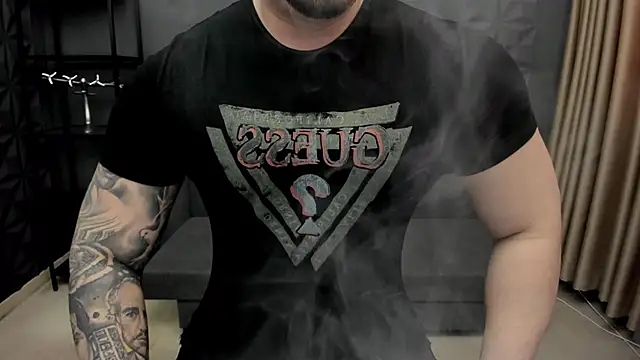 Snapshot of TonyWilcox chatting on 03.20.25 TonyWilcox online show from 03.20.25