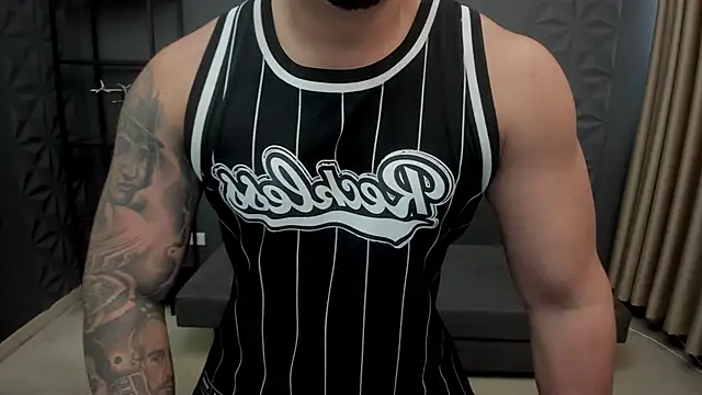 Snapshot of TonyWilcox chatting on 09.22.25 TonyWilcox online show from 09.22.25