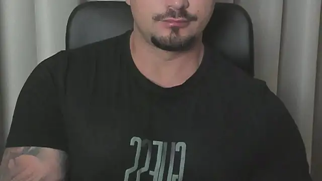 Snapshot of TonyWilcox chatting on 09.28.25 TonyWilcox online show from 09.28.25