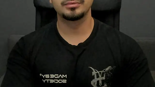 Snapshot of TonyWilcox chatting on 10.07.25 TonyWilcox online show from 10.07.25