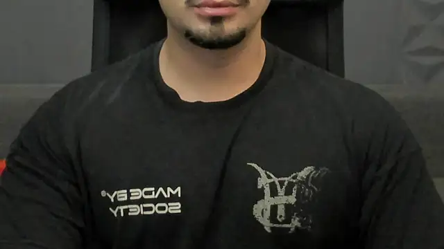 Snapshot of TonyWilcox chatting on 10.08.25 TonyWilcox online show from 10.08.25