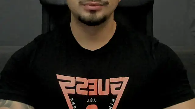 Snapshot of TonyWilcox chatting on 10.12.25 TonyWilcox online show from 10.12.25