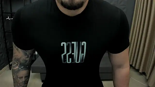 Snapshot of TonyWilcox chatting on 10.14.25 TonyWilcox online show from 10.14.25