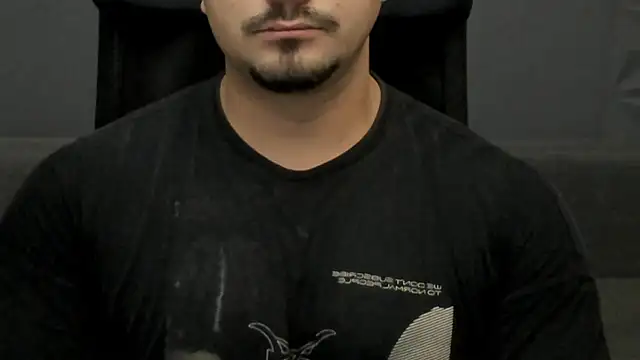 Snapshot of TonyWilcox chatting on 10.23.25 TonyWilcox online show from 10.23.25