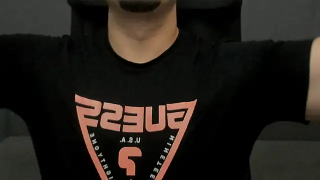 Snapshot of TonyWilcox chatting on 10.25.25 TonyWilcox online show from 10.25.25