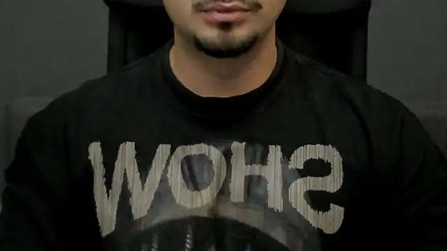 Snapshot of TonyWilcox chatting on 10.27.25 TonyWilcox online show from 10.27.25