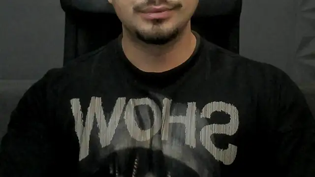 Snapshot of TonyWilcox chatting on 11.05.25 TonyWilcox online show from 11.05.25