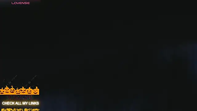 Snapshot of ohyesly_ chatting on 10.21.25 ohyesly online show from 10.21.25