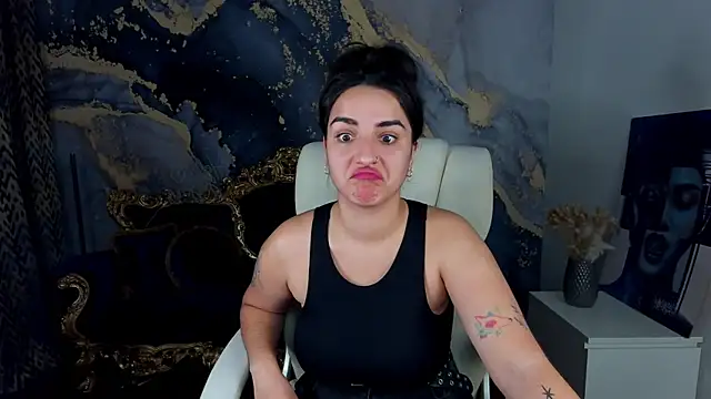 Daphne Moss online show from 03.15.25