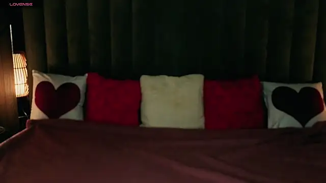 Daphne Moss online show from 02.21.26