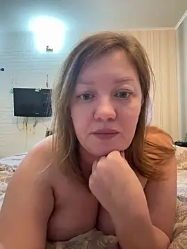 Snapshot of BBWOOW chatting on 11.08.25 BBWOOW online show from 11.08.25