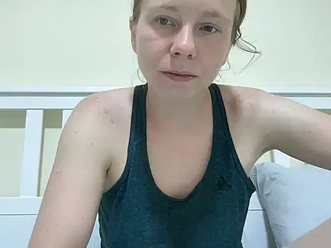 Snapshot of SweetLucy96 chatting on 11.06.25 SweetLucy96 online show from 11.06.25