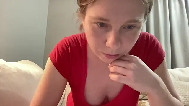 SweetLucy96 online show from 04.14.26
