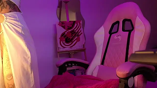 Snapshot of goddess_vee_ chatting on 02.04.26 goddess vee online show from 02.04.26