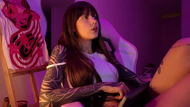 Snapshot of goddess_vee_ chatting on 02.24.26 goddess vee online show from 02.24.26