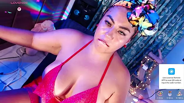 Snapshot of gatuwildhott chatting on 11.02.25 gatuwildhott online show from 11.02.25