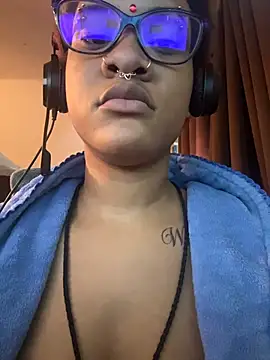 Snapshot of nickytheehawtie chatting on 02.27.26 nickytheehawtie online show from 02.27.26