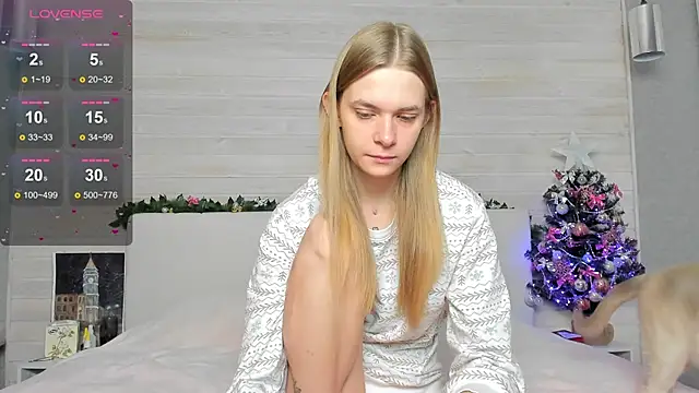 Snapshot of molly_hunt_ chatting on 12.16.24 molly hunt online show from 12.16.24