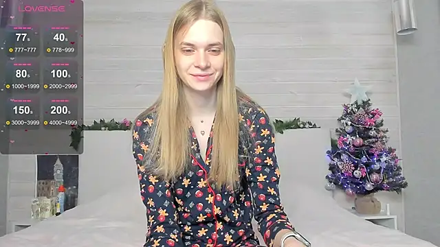 Snapshot of molly_hunt_ chatting on 12.25.24 molly hunt online show from 12.25.24