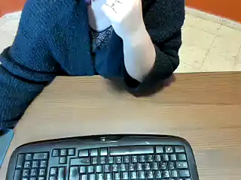 Snapshot of NikkiHolland chatting on 12.31.24 NikkiHolland online show from 12.31.24