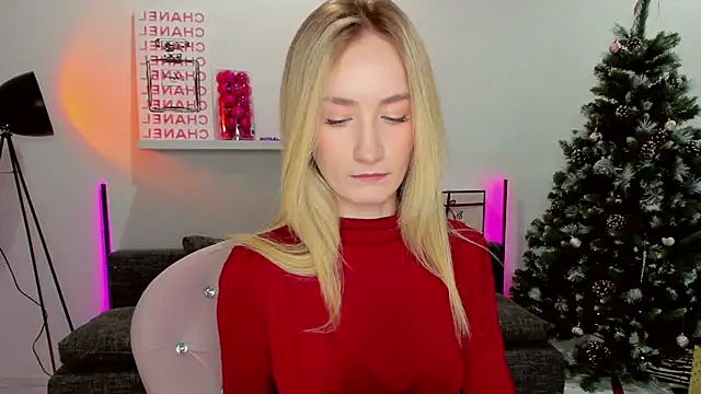 Snapshot of bella__rose chatting on 12.25.24 bella rose online show from 12.25.24