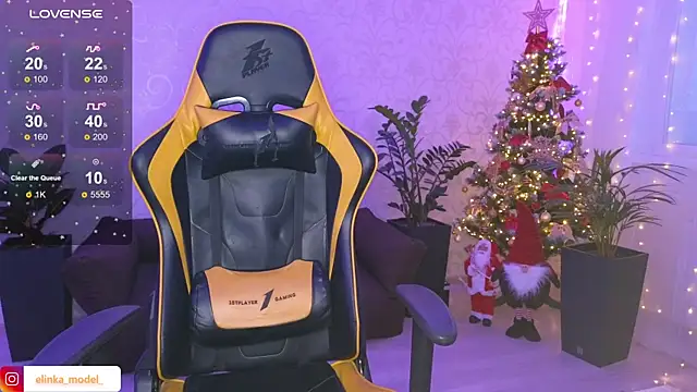 Snapshot of Elishka_ chatting on 12.16.24 Elishka online show from 12.16.24