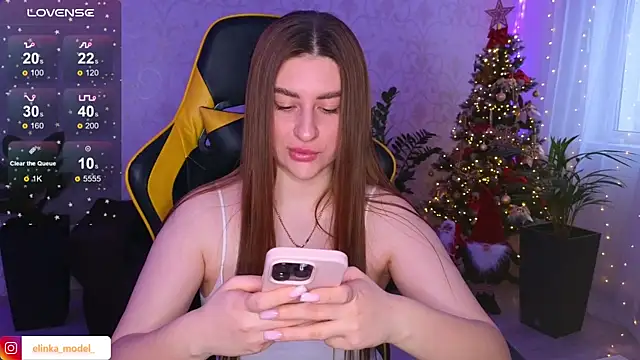 Snapshot of Elishka_ chatting on 12.16.24 Elishka online show from 12.16.24