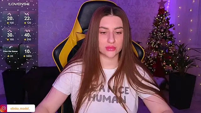 Snapshot of Elishka_ chatting on 12.22.24 Elishka online show from 12.22.24