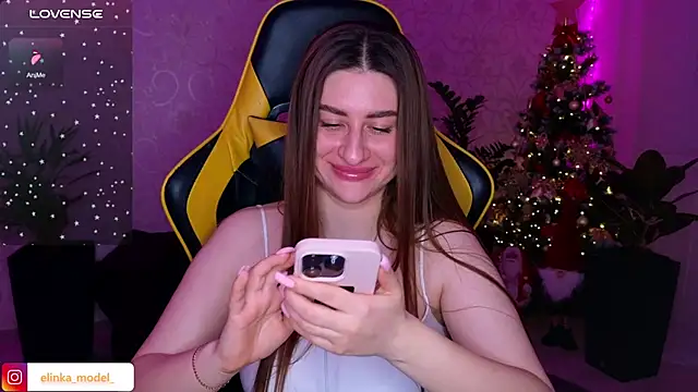 Snapshot of Elishka_ chatting on 01.07.25 Elishka online show from 01.07.25