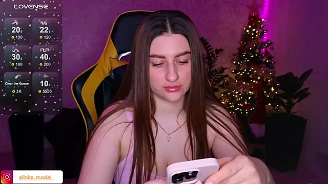 Snapshot of Elishka_ chatting on 01.11.25 Elishka online show from 01.11.25