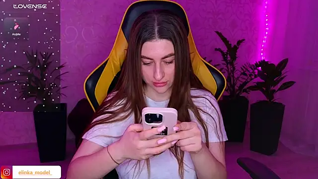 Snapshot of Elishka_ chatting on 01.19.25 Elishka online show from 01.19.25