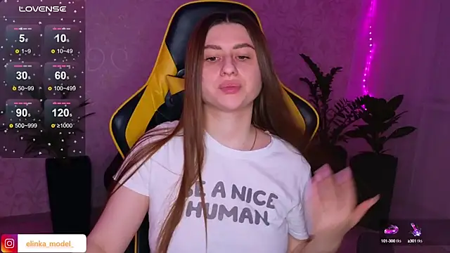 Snapshot of Elishka_ chatting on 01.23.25 Elishka online show from 01.23.25