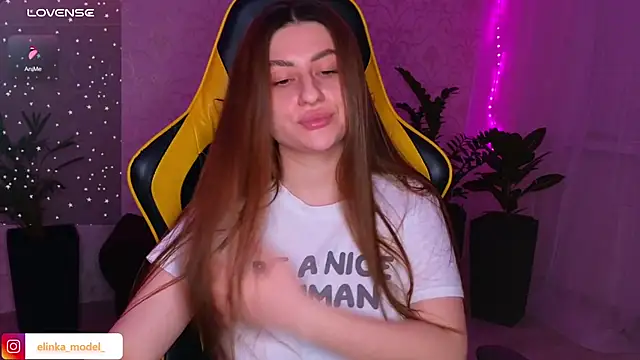 Snapshot of Elishka_ chatting on 01.24.25 Elishka online show from 01.24.25