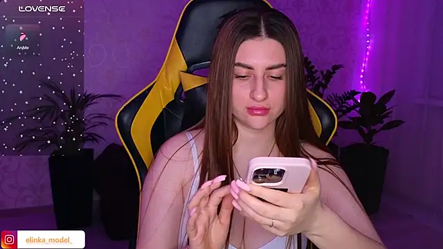 Snapshot of Elishka_ chatting on 02.01.25 Elishka online show from 02.01.25