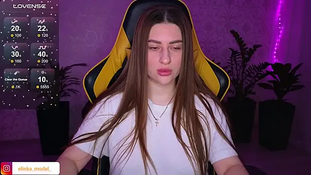 Snapshot of Elishka_ chatting on 02.05.25 Elishka online show from 02.05.25