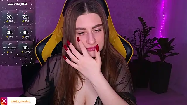 Snapshot of Elishka_ chatting on 02.08.25 Elishka online show from 02.08.25