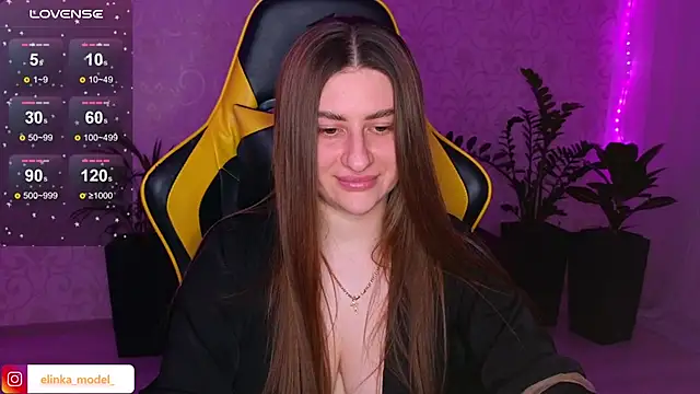 Snapshot of Elishka_ chatting on 02.09.25 Elishka online show from 02.09.25