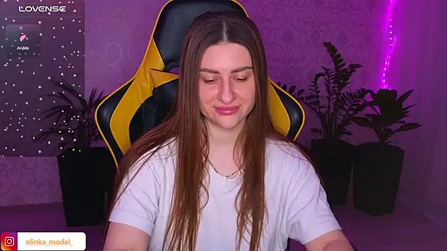 Snapshot of Elishka_ chatting on 02.10.25 Elishka online show from 02.10.25