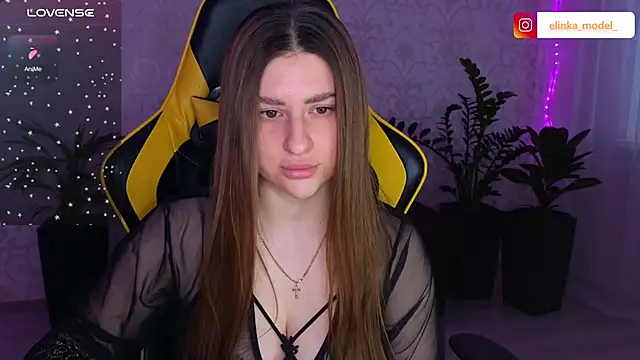 Snapshot of Elishka_ chatting on 02.15.25 Elishka online show from 02.15.25