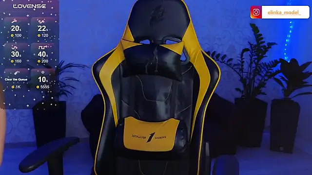 Snapshot of Elishka_ chatting on 02.25.25 Elishka online show from 02.25.25