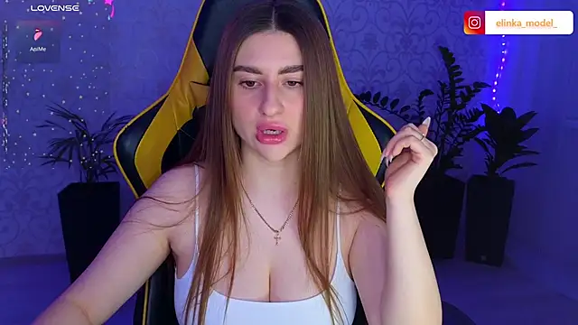 Snapshot of Elishka_ chatting on 03.05.25 Elishka online show from 03.05.25