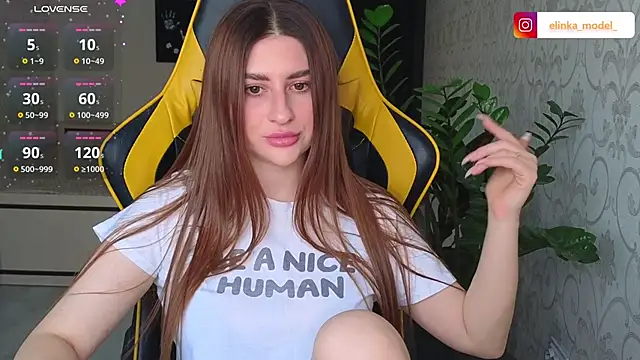 Snapshot of Elishka_ chatting on 03.09.25 Elishka online show from 03.09.25