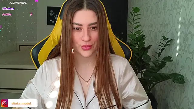 Snapshot of Elishka_ chatting on 03.21.25 Elishka online show from 03.21.25