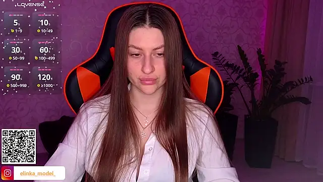 Snapshot of Elishka_ chatting on 09.18.25 Elishka online show from 09.18.25