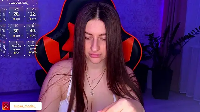 Snapshot of Elishka_ chatting on 10.18.25 Elishka online show from 10.18.25